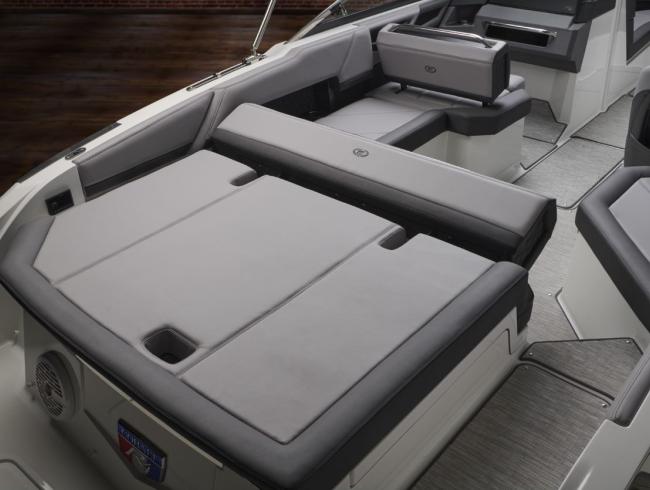 Cobalt R4 Bowrider