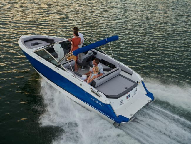 Cobalt R4 Bowrider