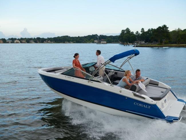 Cobalt R4 Bowrider