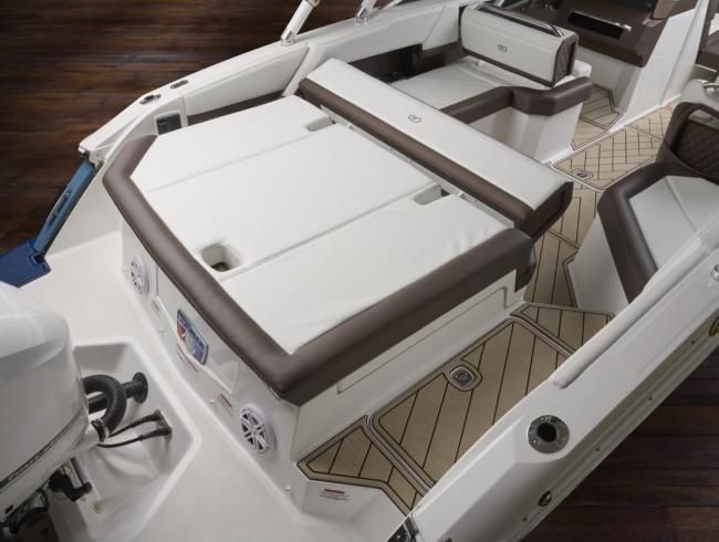 Cobalt R4 Outboard