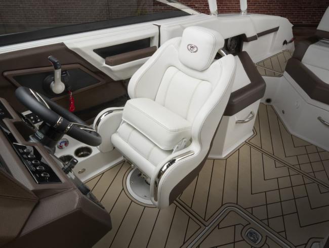 Cobalt R4 Outboard