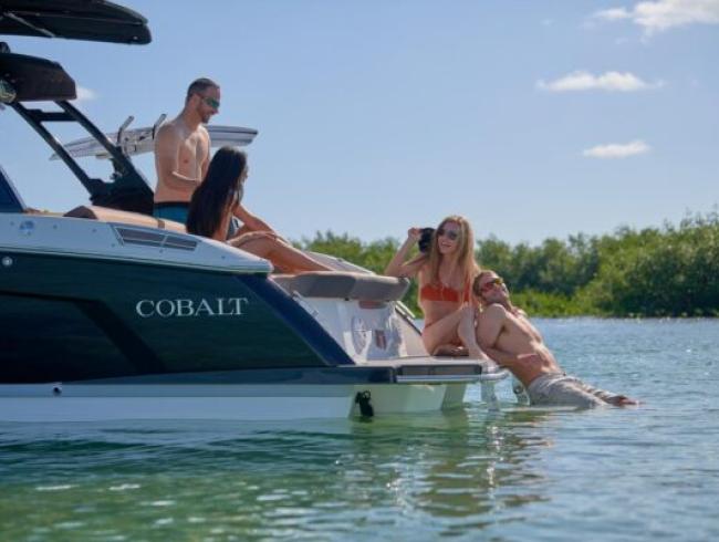 Cobalt R6 Bowrider