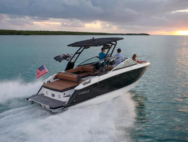 Cobalt R6 Bowrider