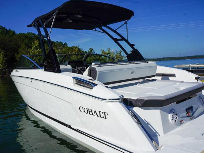 Cobalt R6 Bowrider
