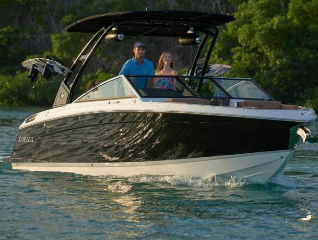 Cobalt R6 Bowrider