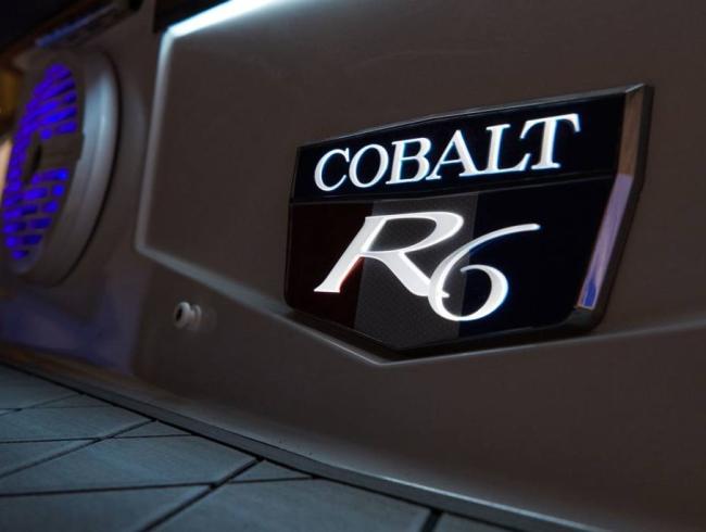 Cobalt R6 Bowrider