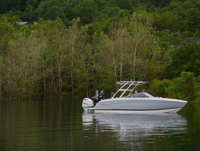 Cobalt R6 Outboard
