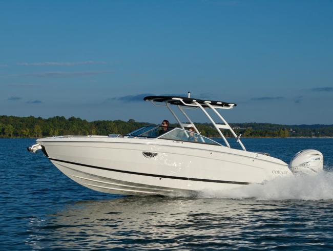 Cobalt R8 Outboard
