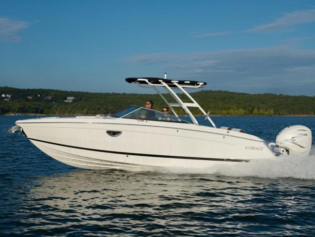 Cobalt R8 Outboard