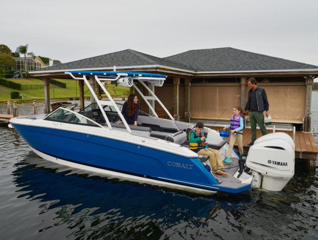 Cobalt R8 Outboard