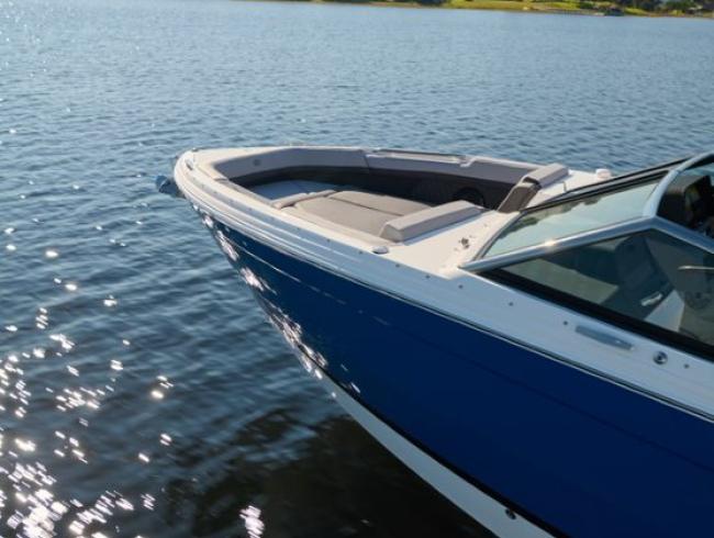 Cobalt R8 Outboard
