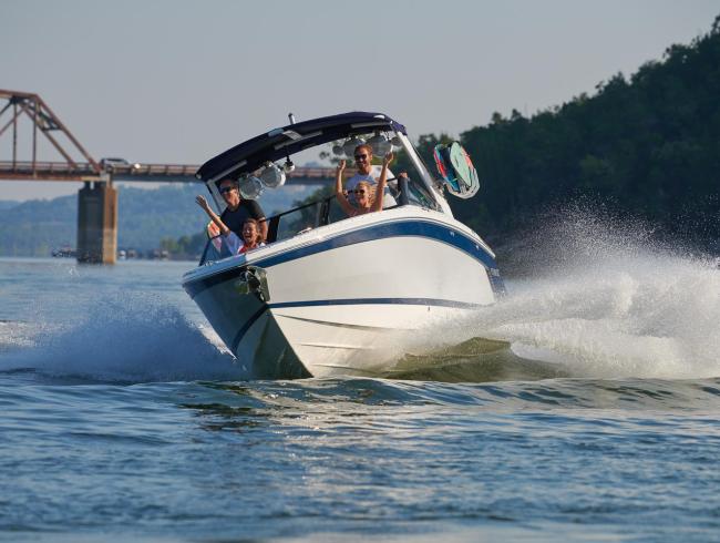 COBALTBOATS R8 SURF