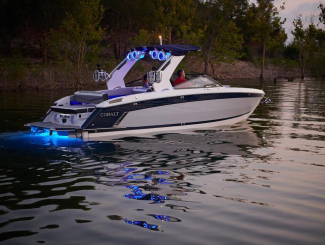 COBALTBOATS R8 SURF