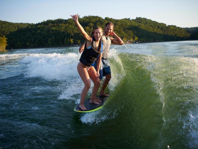COBALTBOATS R8 SURF