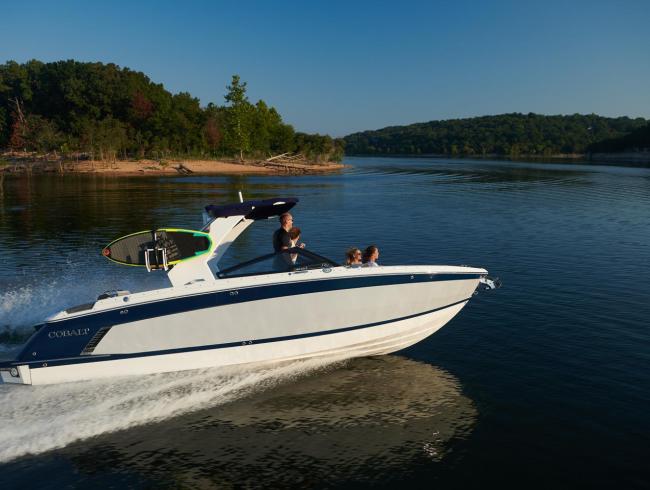COBALTBOATS R8 SURF