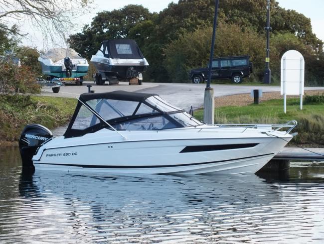 Parker 690  Daycruiser