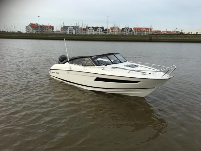 Parker 690  Daycruiser