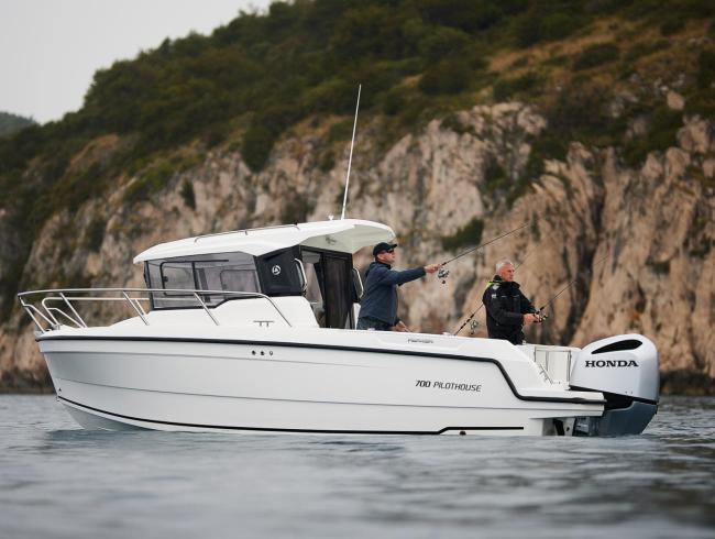 Parker 700 New pilothouse
