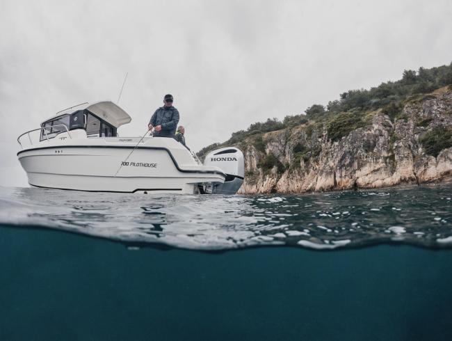 Parker 700 New pilothouse