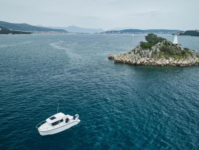 Parker 700 New pilothouse