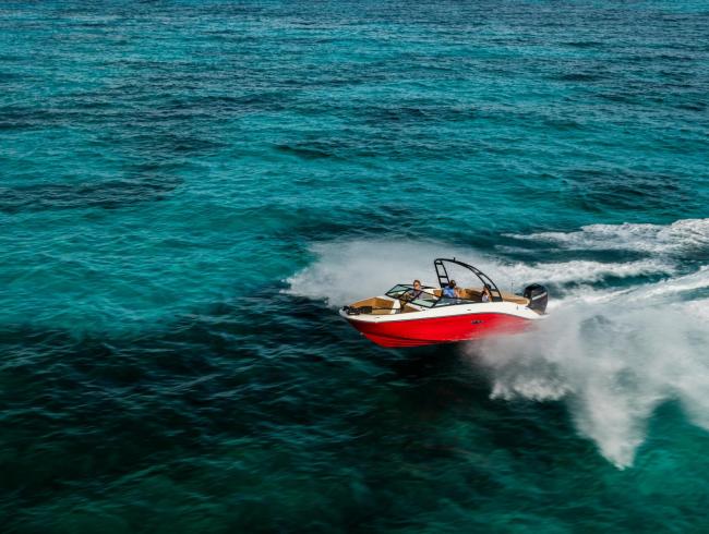New Sea Ray 230 SPX Outboard