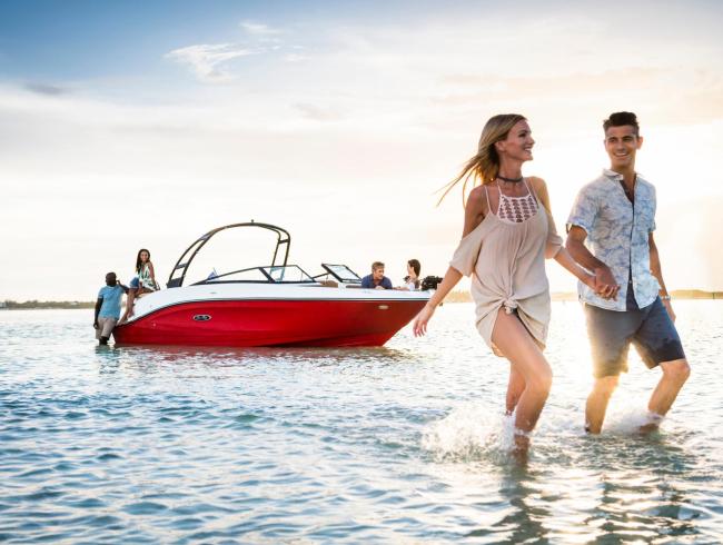 New Sea Ray 230 SPX Outboard