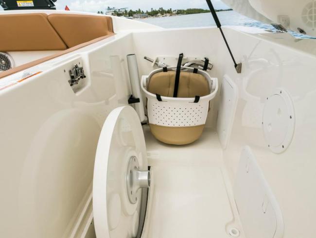 New Sea Ray 230 SPX Outboard