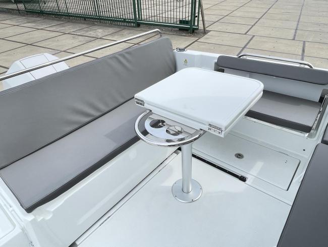 Beneteau Antaris 8 OB Versie2