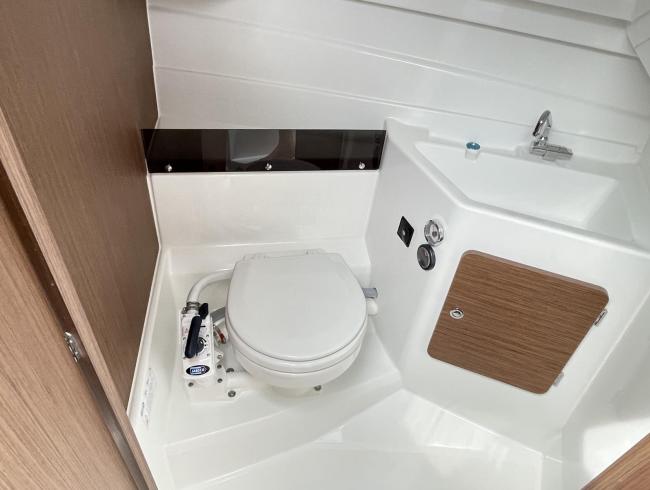 Beneteau Antaris 8 OB Versie2