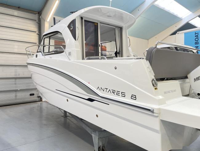 Beneteau Antaris 8 OB Versie2