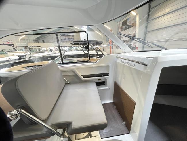 Beneteau Antaris 8 OB Versie2