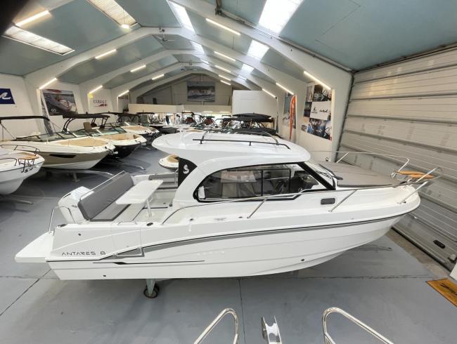 Beneteau Antaris 8 OB Versie2