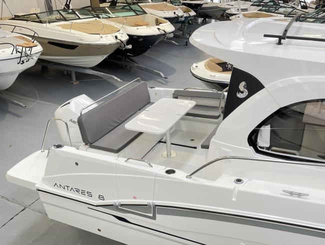 Beneteau Antaris 8 OB Versie2