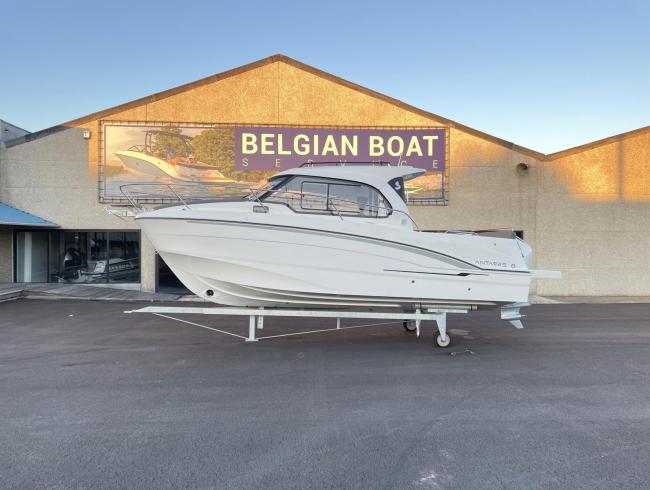 Beneteau Antaris 8 OB Versie2