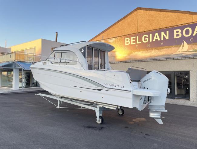 Beneteau Antaris 8 OB Versie2