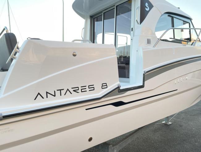 Beneteau Antaris 8 OB Versie2