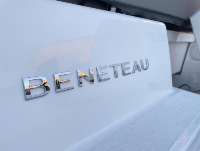 Beneteau Antaris 8 OB Versie2