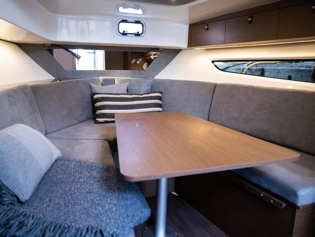 32 GT Beneteau