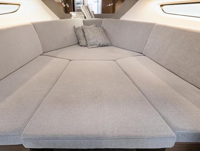 32 GT Beneteau