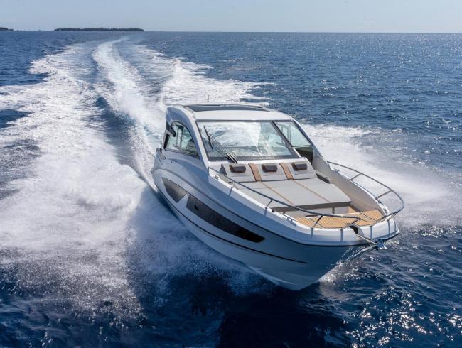 32 GT Beneteau