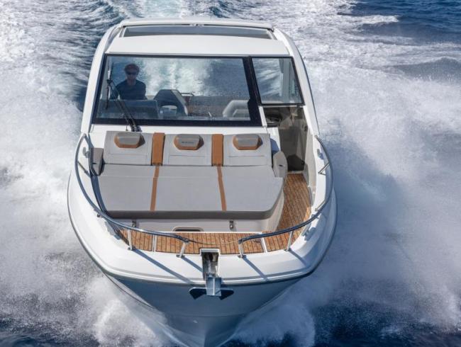 32 GT Beneteau