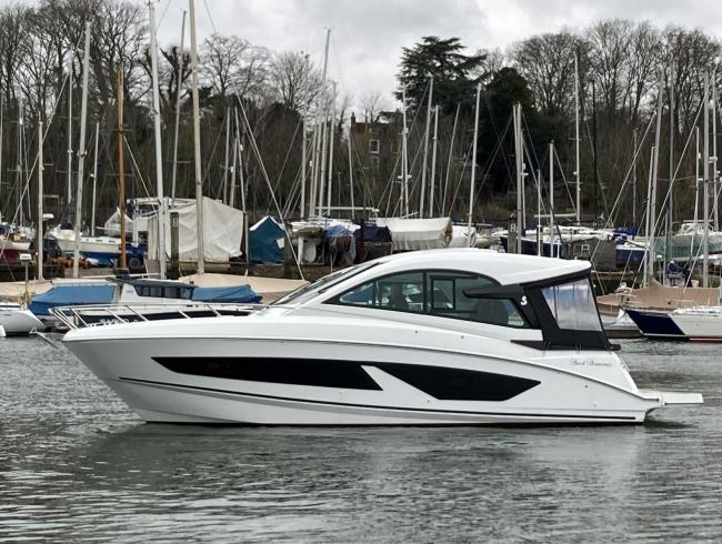 32 GT Beneteau