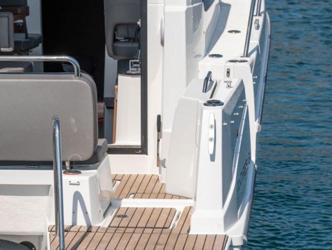 Antaris 8 Outboard