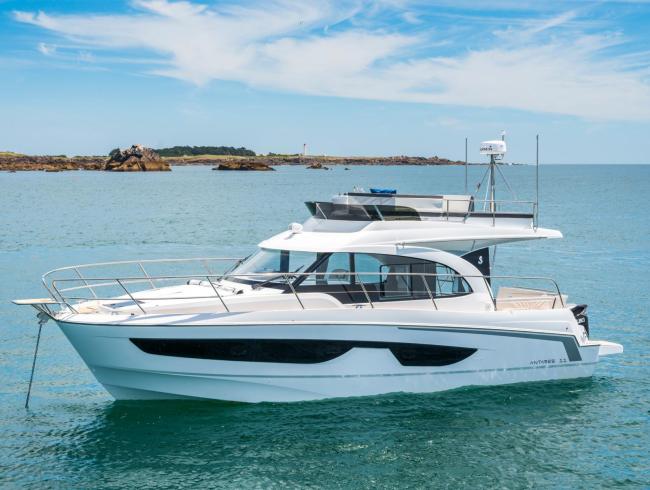 Beneteau Antaris 11