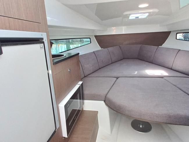 Flyer 8 Sundeck
