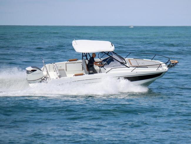Flyer 8 Sundeck